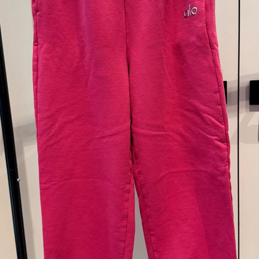 ALO Yoga Bright Pink Jogger Sweatpants - Picture 4 of 5